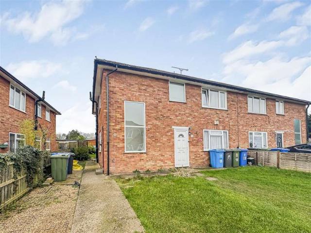 Apartment for sale in Dedworth, Windsor