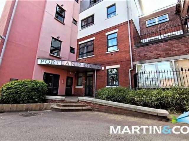 Apartment for sale in Wrenthorpe, West Yorkshire