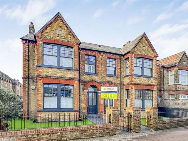 Apartment for sale in Clewer Village, Windsor