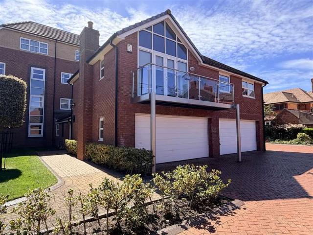 Apartment for sale in Lytham, Lancashire