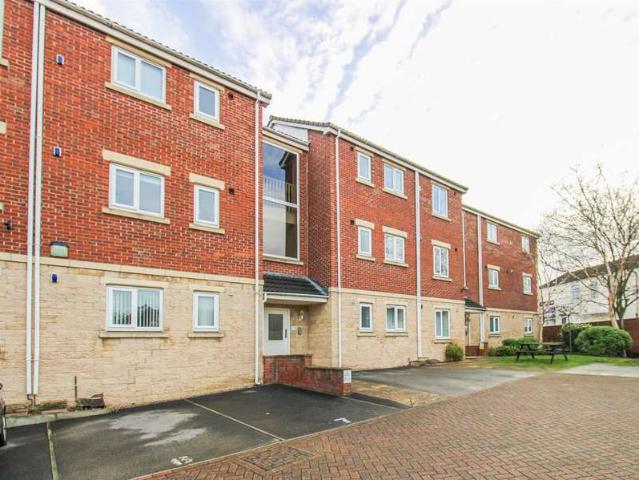 Apartment for sale in Cutsyke, Castleford