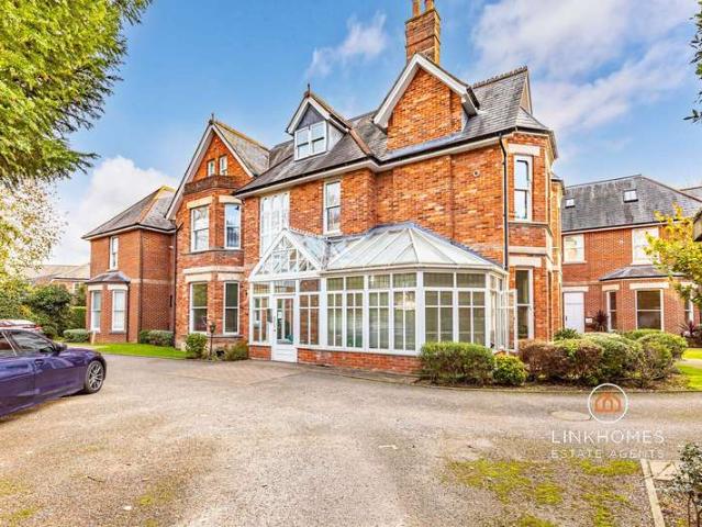 Apartment for sale in Upper Parkstone, Poole
