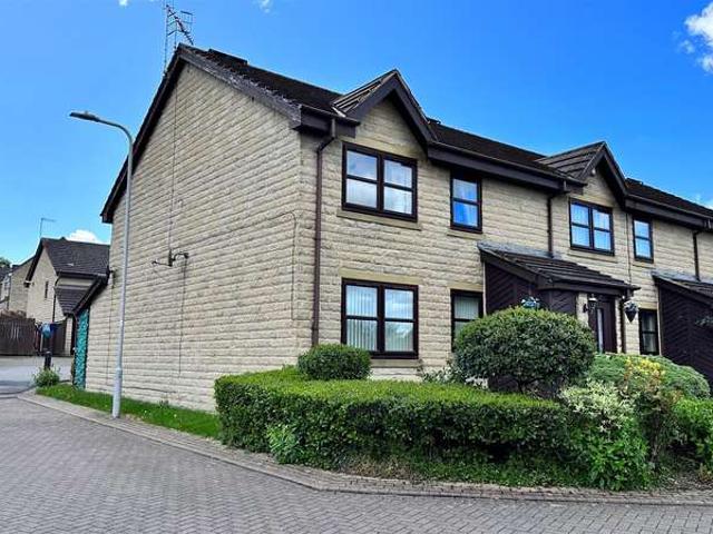 Apartment for sale in Greengates, West Yorkshire