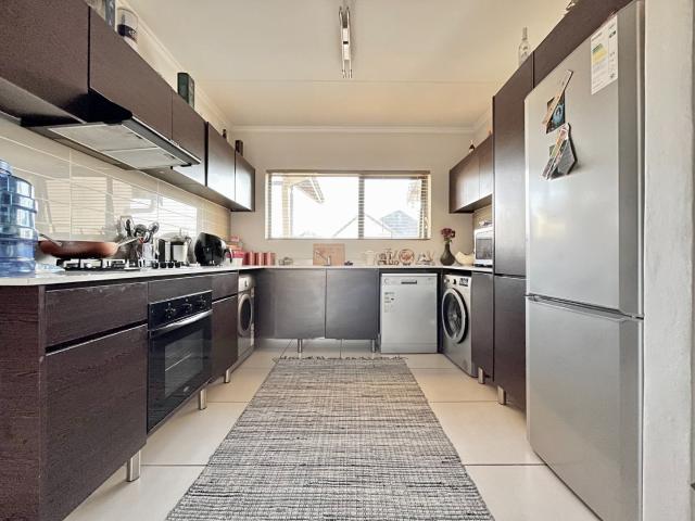 Apartment for rent in Willowway x9, Randburg
