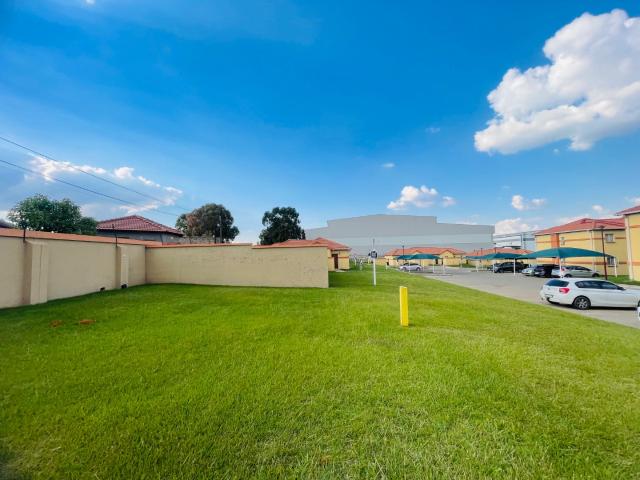 Apartment for sale in Vosloorus, Gauteng