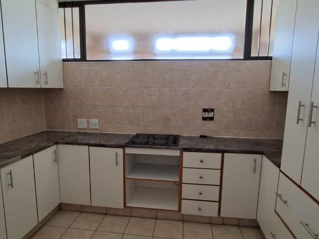 Apartment for sale in Kingsburgh, Kwazulu-natal