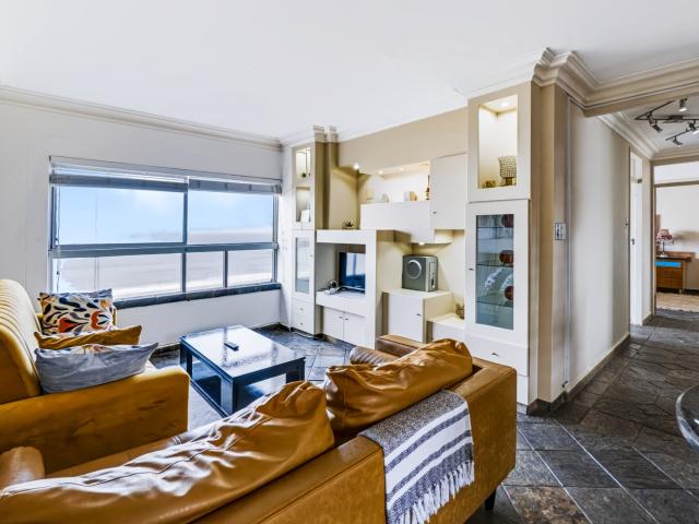 Apartment for sale in Kingsburgh, Kwazulu-natal