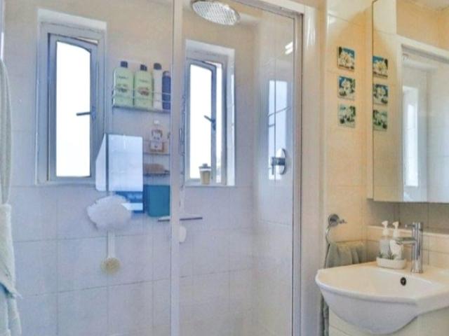 Apartment for sale in Kingsburgh, Kwazulu-natal