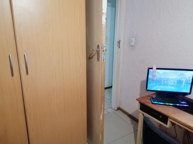 Apartment for sale in Kingsburgh, Kwazulu-natal
