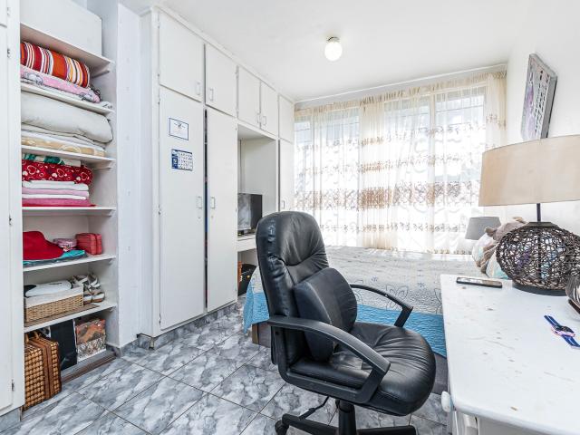 Apartment for sale in Kingsburgh, Kwazulu-natal