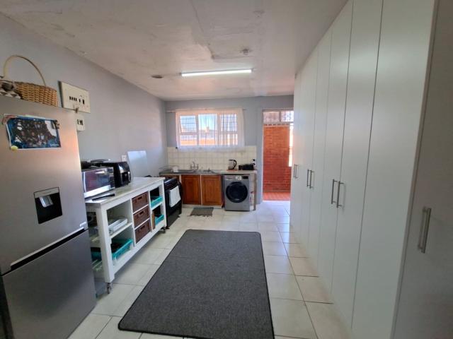 Apartment for sale in Kingsburgh, Kwazulu-natal