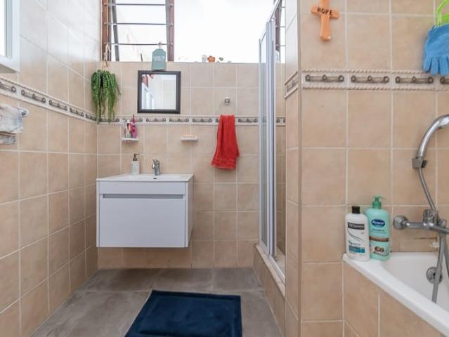 Apartment for sale in Kingsburgh, Kwazulu-natal