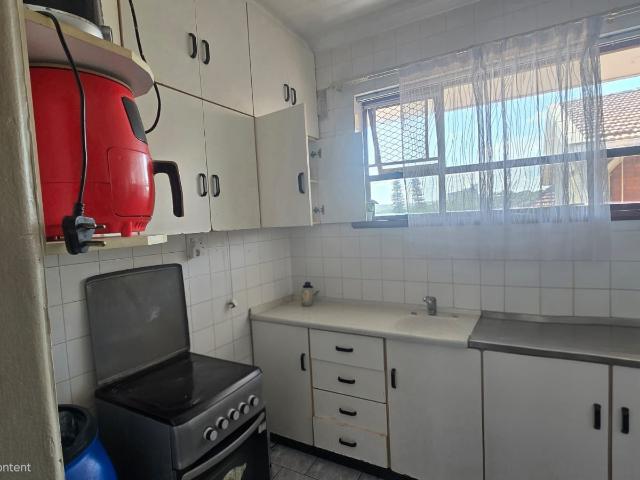 Apartment for sale in Kingsburgh, Kwazulu-natal