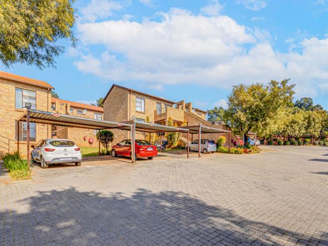 Apartment for sale in Nooitgedacht, Gauteng