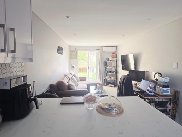 Apartment for sale in Cape Town, Western Cape