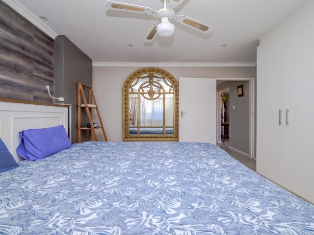 Apartment for sale in Princess Grant, Kwazulu-natal
