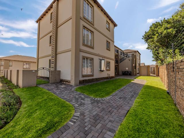 Apartment for sale in Nooitgedacht, Gauteng