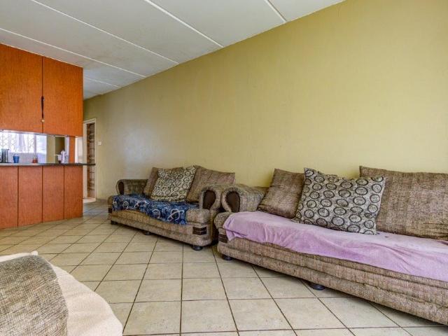 Apartment for sale in Glenmarais, Ekurhuleni