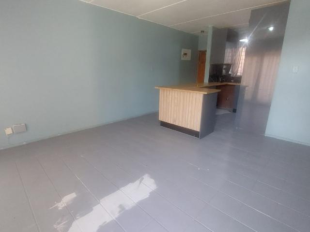 Apartment for sale in Vosloorus, Gauteng