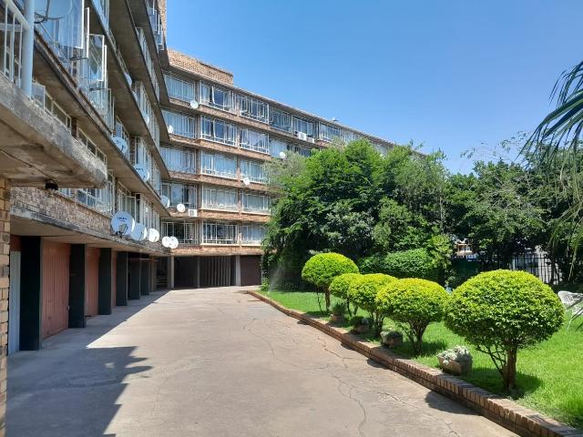 Apartment for sale in Hartbeespoort Dam Nature Reserve, North West