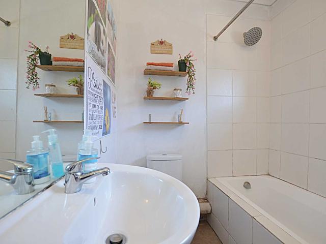 Apartment for sale in Cape Town, Western Cape
