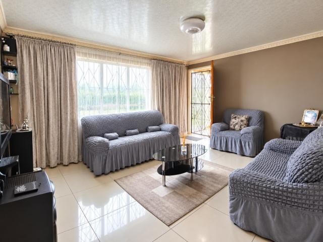 Apartment for sale in Phoenix, Kwazulu-natal
