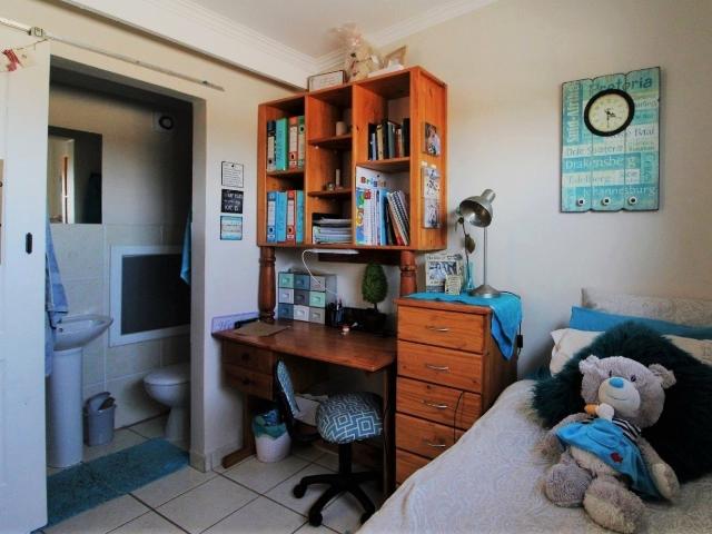 Apartment for sale in Dr Kenneth Kaunda, North West