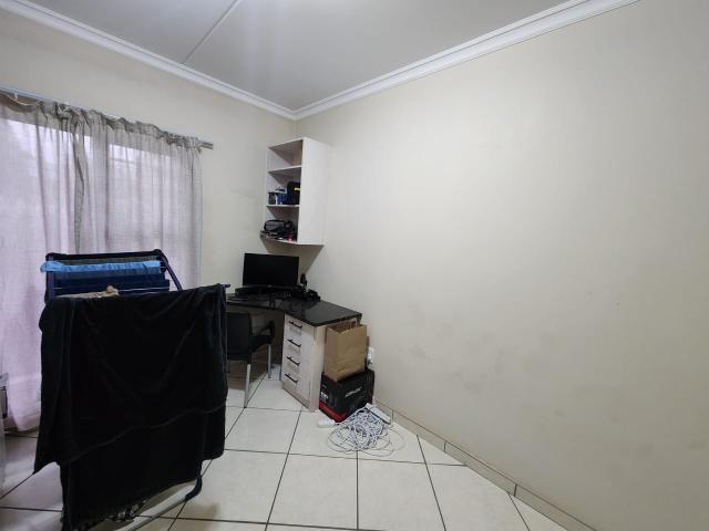 Apartment for sale in Dr Kenneth Kaunda, North West