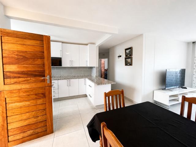 Apartment for sale in Kingsburgh, Kwazulu-natal