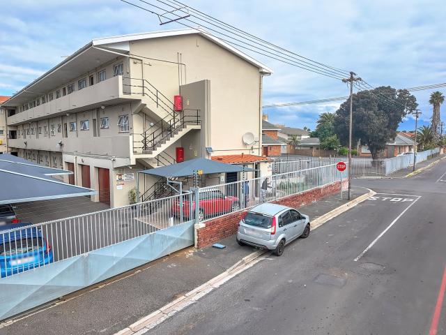 Apartment for sale in Parow, Western Cape