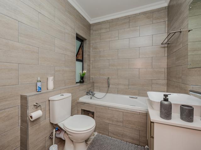 Apartment for sale in Vosloorus, Gauteng