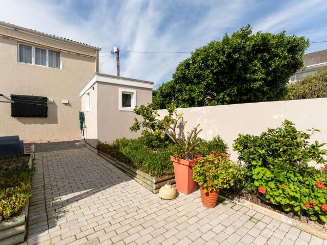 Apartment for sale in Fish Hoek, Western Cape