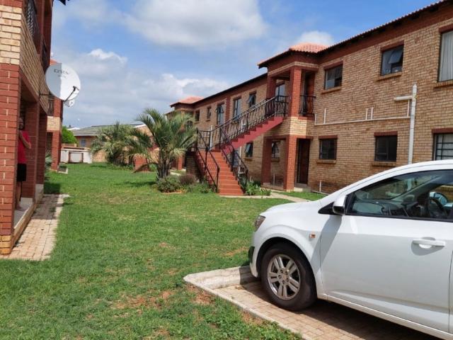 Apartment for sale in Dr Kenneth Kaunda, North West