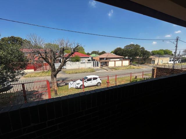 Apartment for sale in Vosloorus, Gauteng
