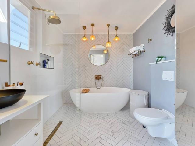 Apartment for sale in Fresnaye, Cape Town