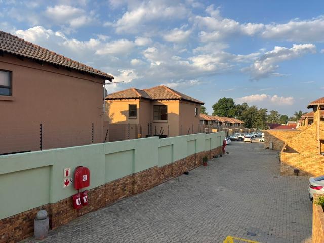 Apartment for sale in Glenmarais, Ekurhuleni