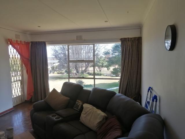 Apartment for sale in Mohlakeng, Gauteng