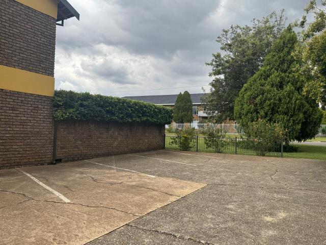 Apartment for sale in Mohlakeng, Gauteng