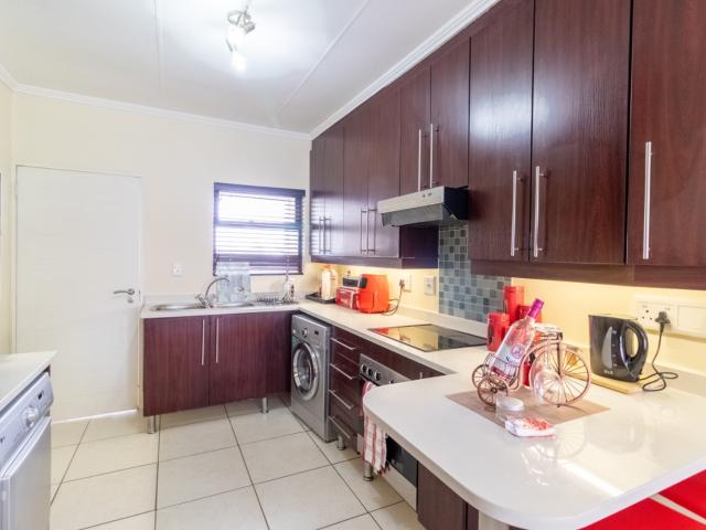 Apartment for sale in Vosloorus, Gauteng