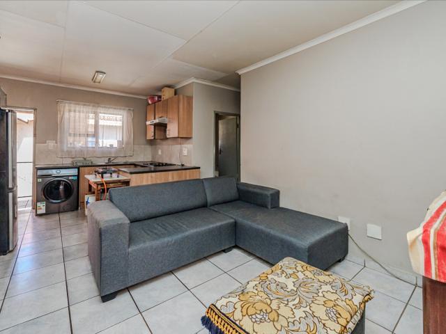 Apartment for sale in Nooitgedacht, Gauteng
