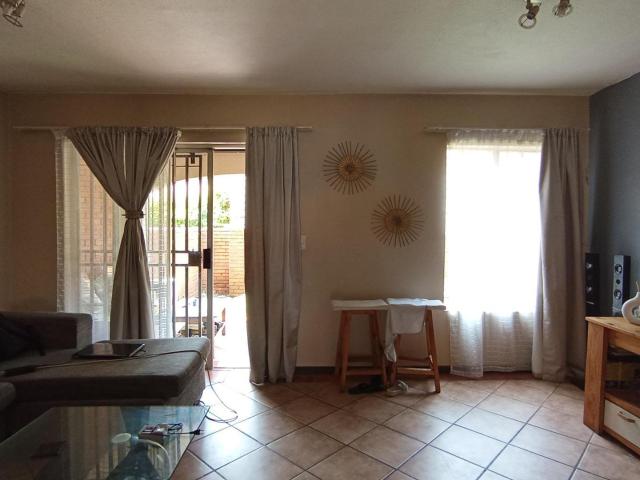 Apartment for sale in Zwartkop, City of Tshwane Metropolitan Municipality