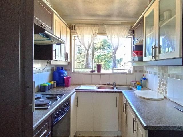 Apartment for sale in Queensburgh, Kwazulu-natal