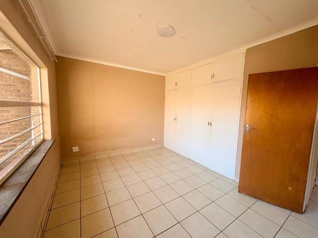 Apartment for sale in Mohlakeng, Gauteng