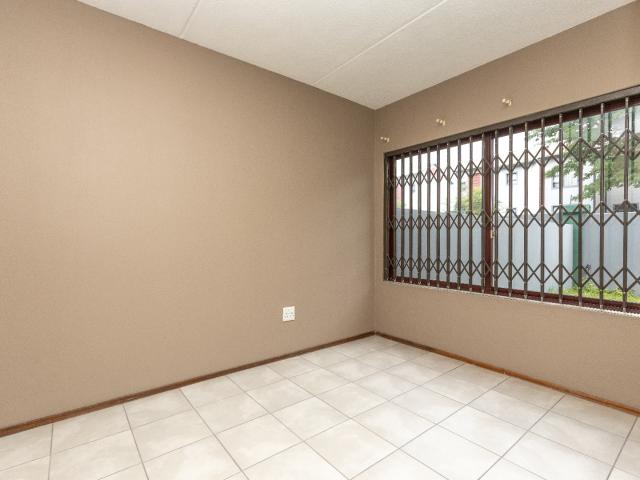 Apartment for sale in Nooitgedacht, Gauteng