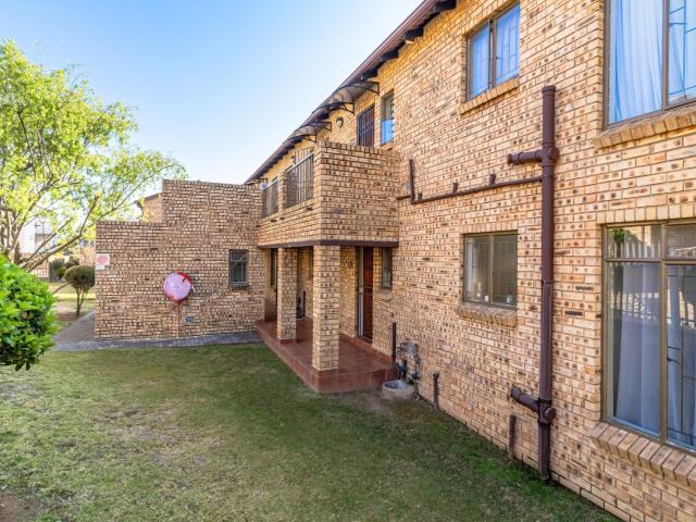 Apartment for sale in Nooitgedacht, Gauteng