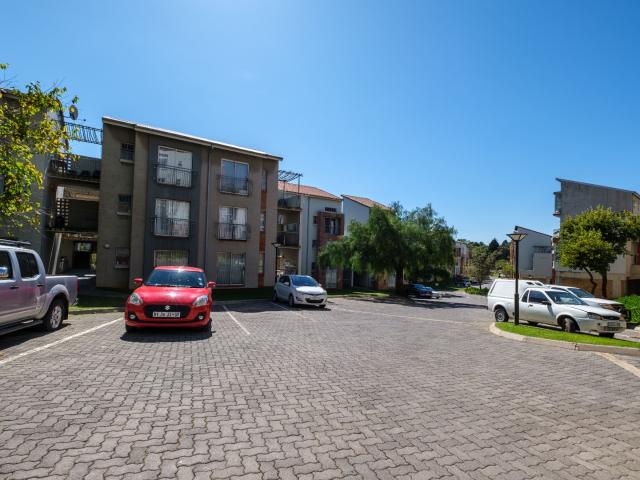 Apartment for sale in Vosloorus, Gauteng