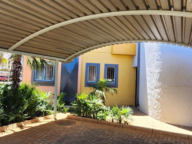 Apartment for sale in Dr Kenneth Kaunda, North West