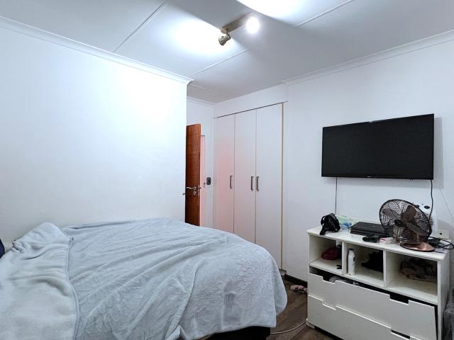 Apartment for sale in Akasia, Gauteng