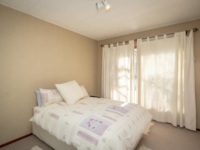 Apartment for sale in Hartbeespoort Dam Nature Reserve, North West