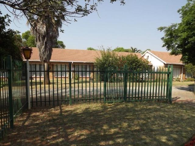 Apartment for sale in Dr Kenneth Kaunda, North West